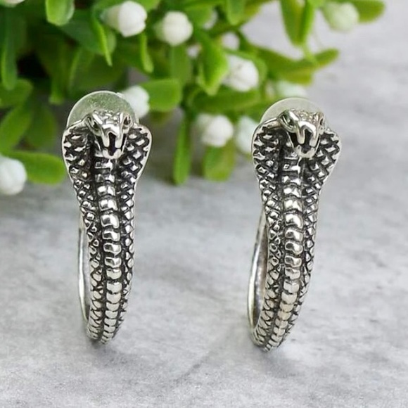 Jewelry - Cobra Earrings
